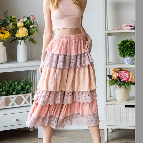 Sugar and Spice - Ruffle Ankle pants - Picture 3 of 3